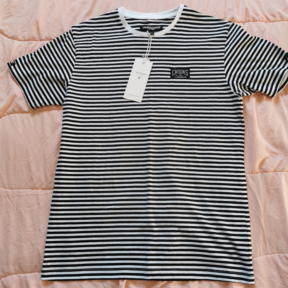 Woman's crooks and castles tshirt